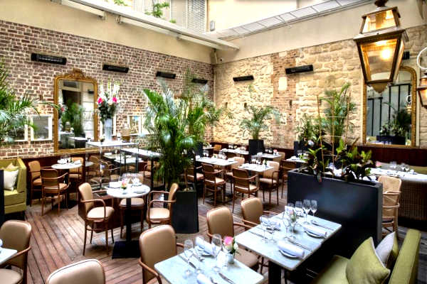 Dînez en Plein Air : Restaurant avec une Belle Terrasse